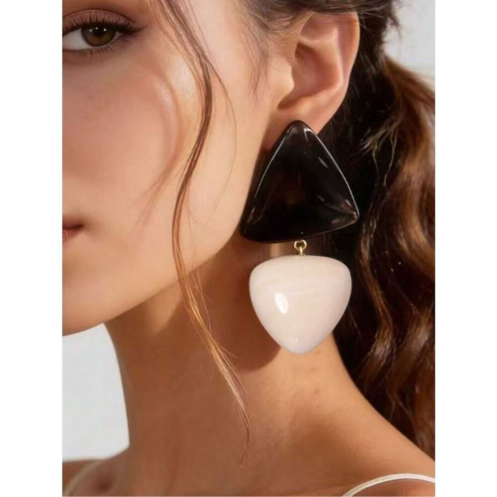 Geometric Drop Earring A1681